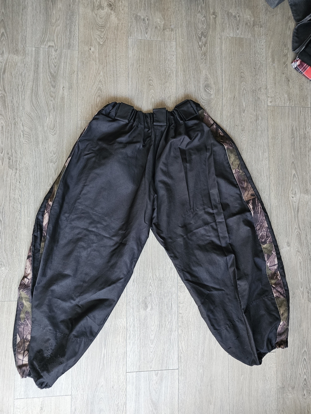 Men's Black Super Baggt Ski Pants with Camo Side Panels